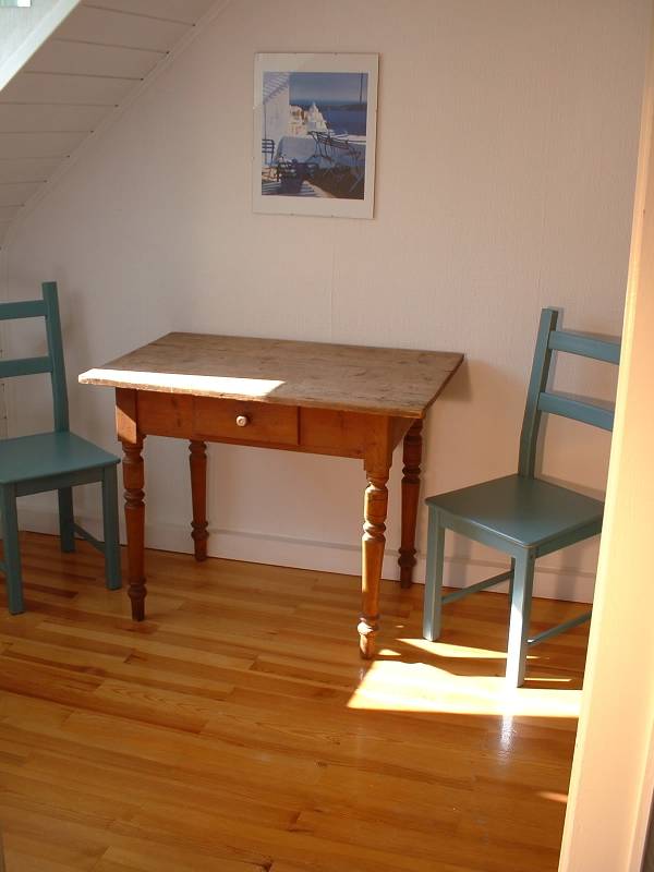 Einzelzimmer Tisch